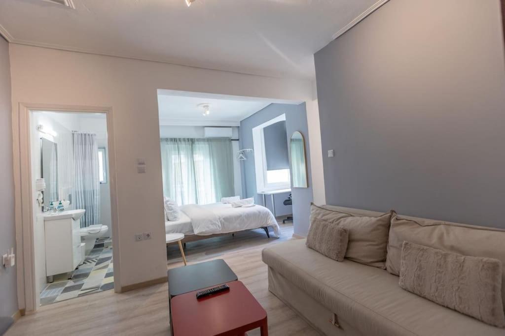 Appartement Όμορφο Στούντιο Στο Κέντρο Της Πόλης. à Larissa Extérieur photo